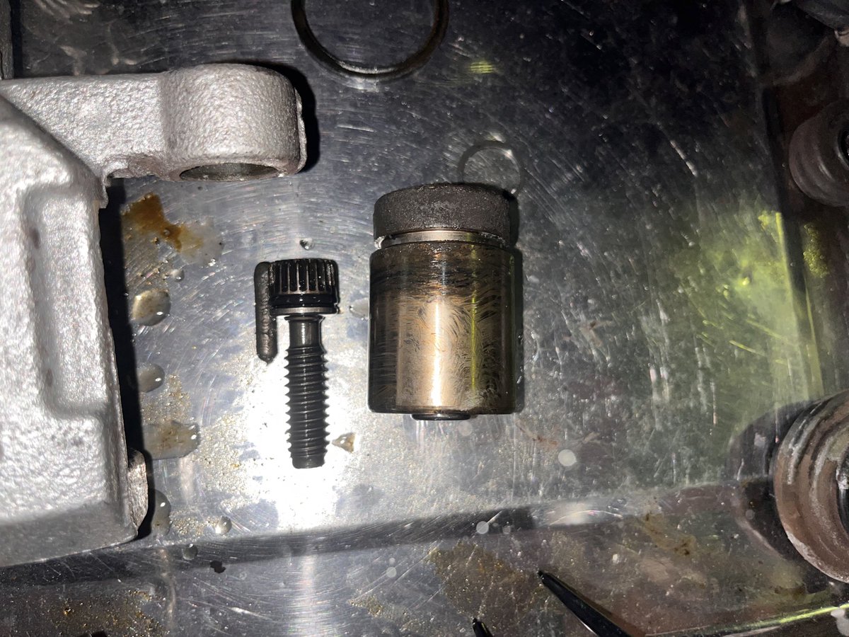 NVCS8008's tweet image. たまにはロードスターの整備w

サイドの効きがイマイチなので、ブレーキオーバーホールします✨️

 #NA8C
#MIATA
#ブレーキオーバーホール