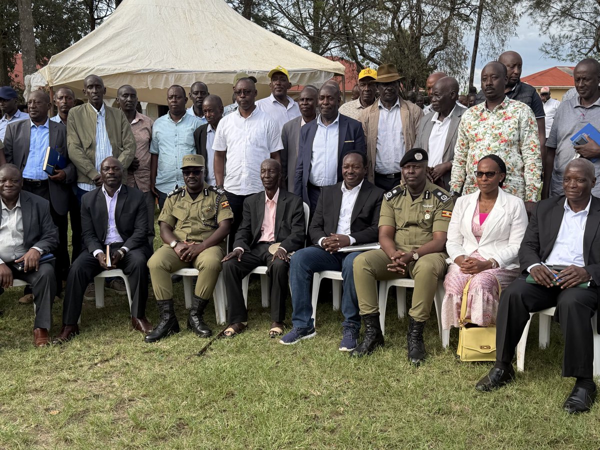 Mwesigwa_Frank1's tweet photo. Yesterday, we held security meeting with the district leaders of Kiruhura and Kazo districts on how fight modern livestock theft that is often commercialized and organized. 

The measures agreed upon include; developing a data base of habitual livestock thieves and receivers, improve rural patrols especially in livestock movement routes, strict enforcement of animal movement permits, strengthening sub county security committees, strengthening prosecution and legal deterrence etc 

Later, we met as security to agree on the quick operational model focusing on detecting, preventing, intercepting and prosecuting