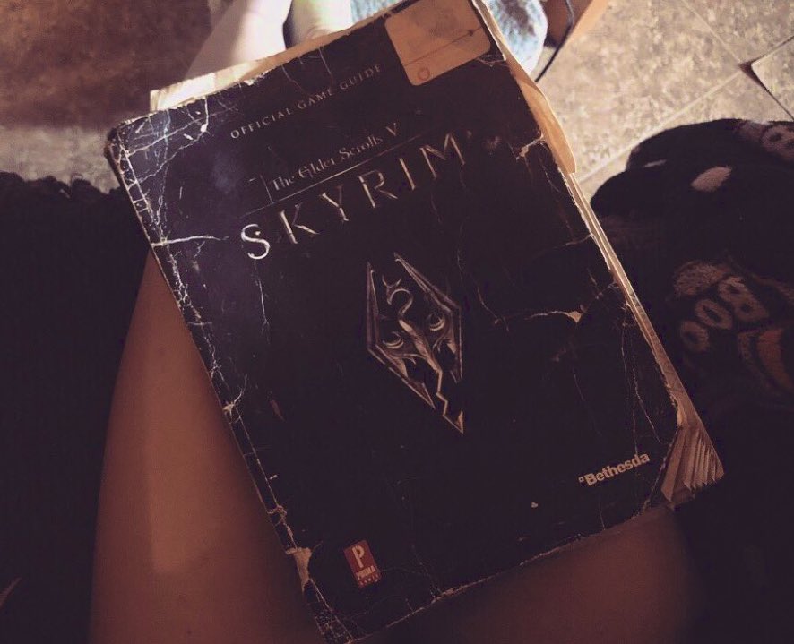 cemeteryfaerie's tweet photo. found an ancient relic on my journey through the dungeon of nostalgia https://t.co/RNddRW73zc