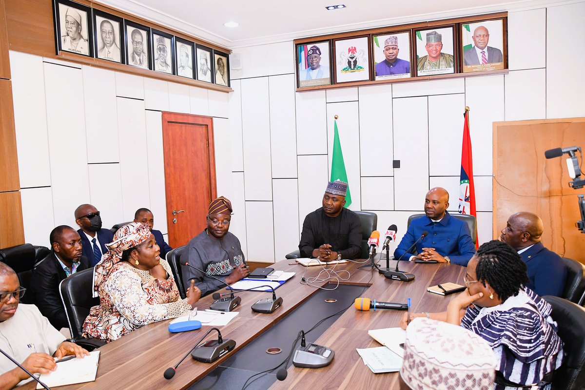 KingsleyUdehSAN's tweet photo. Earlier yesterday, I had the privilege of paying a courtesy visit to the Honourable Minister of Defence, General (rtd) Christopher Gwabin Musa, at the @DHQNigeria  in Abuja, where we explored avenues for deepening collaboration between the @FmstNg  and the Ministry of Defence. Our discussions were anchored on aligning scientific research, technological innovation and national policy frameworks to strengthen Nigeria’s defence architecture in line with the Renewed Hope Agenda of President Bola Ahmed Tinubu.