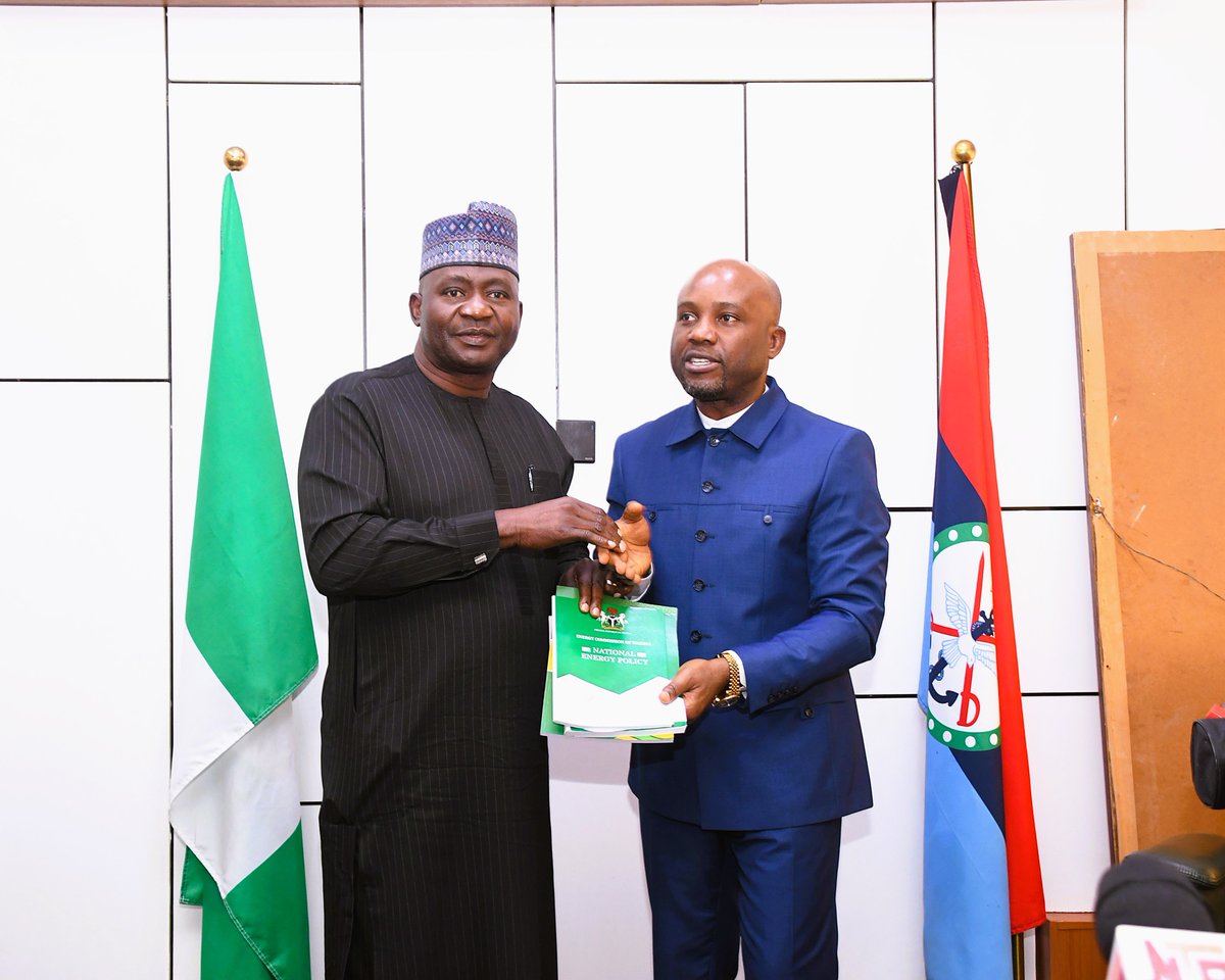 KingsleyUdehSAN's tweet photo. Earlier yesterday, I had the privilege of paying a courtesy visit to the Honourable Minister of Defence, General (rtd) Christopher Gwabin Musa, at the @DHQNigeria  in Abuja, where we explored avenues for deepening collaboration between the @FmstNg  and the Ministry of Defence. Our discussions were anchored on aligning scientific research, technological innovation and national policy frameworks to strengthen Nigeria’s defence architecture in line with the Renewed Hope Agenda of President Bola Ahmed Tinubu.