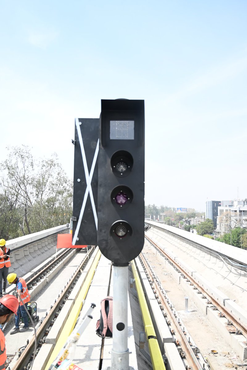OfficialUPMetro's tweet photo. Enhanced connectivity, seamless travel!
Signaling work on the balance elevated section of Corridor-1 has started at ISBT Metro Station, bringing the project a step closer to timely commissioning.
#AgraMetro #UPMRC #MetroProgress #MetroRail #MetroProject https://t.co/p3PGn0pk3D
