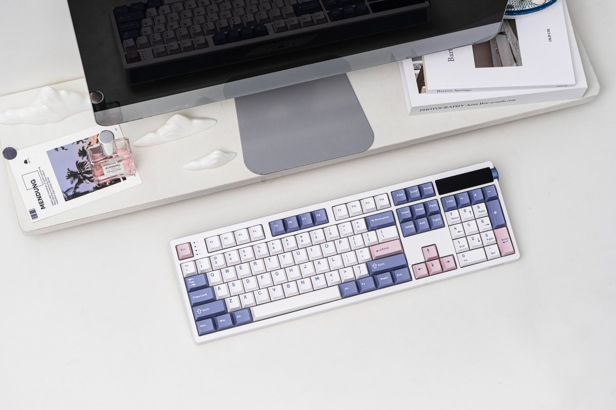 EpomakerK's tweet image. TH108 PRO fans, this one’s for you. 

A larger layout means more keys, more control, and more productivity. 

Would you go full-size for your setup?
👇 Tell us in the comments.

Check out here👉 epomaker.com/products/epoma…

#epomaker #mechanicalkeyboard #keyboard #typing #desksetup