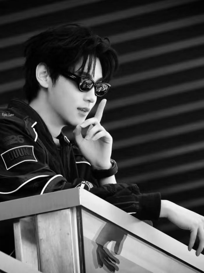 caeli ⛧ tweet media