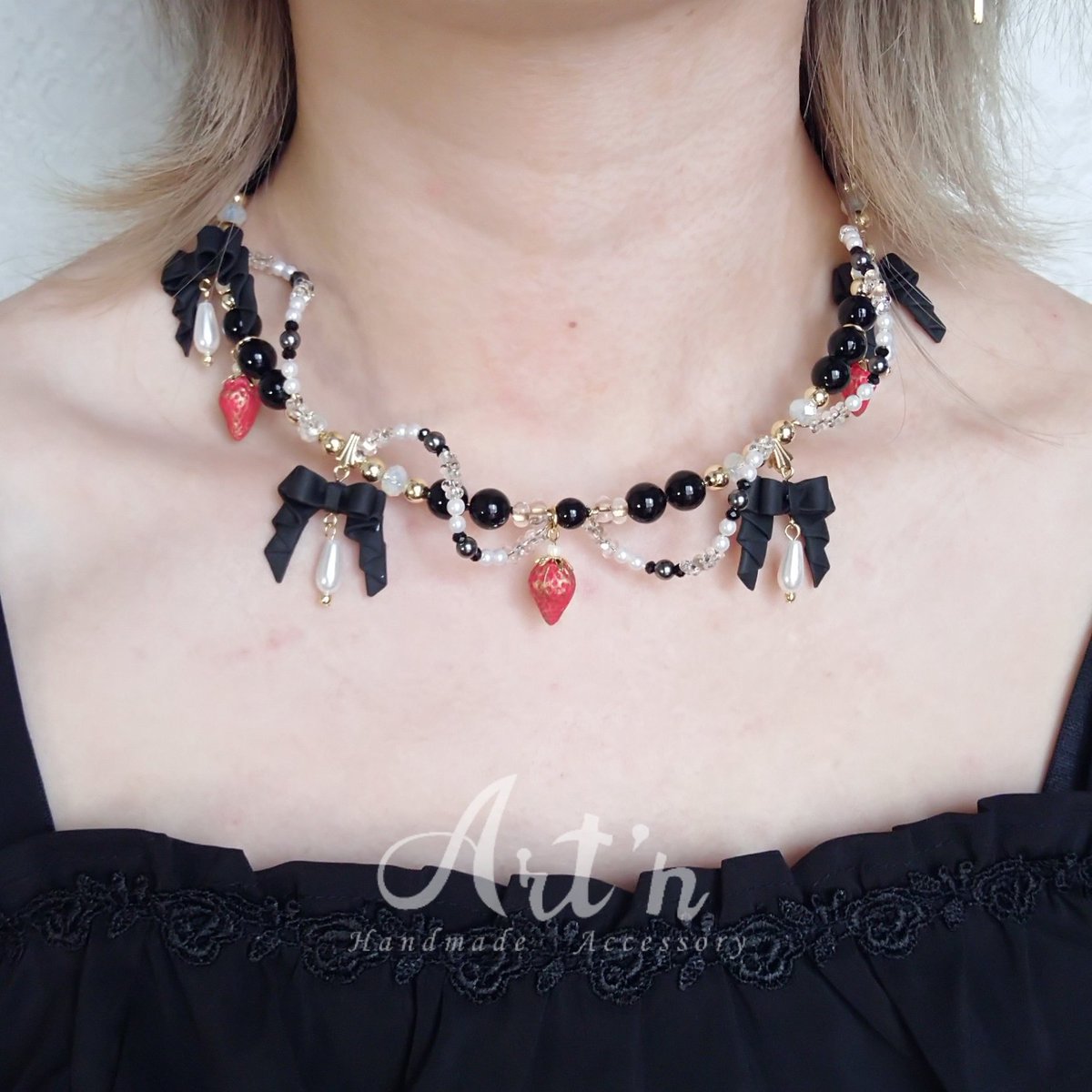 🎀オリジナルの樹脂粘土リボン🎀はモールドなど使ってません。
#ゴスロリマーケット #glm14
《出展日》4/5(日)
《ブランド名》Art'n &amp; Mi Stile
《ブースNo.》F-05,06
《価格帯》1000円~8000円
《支払方法》現金、クレカ、キャッシュレス