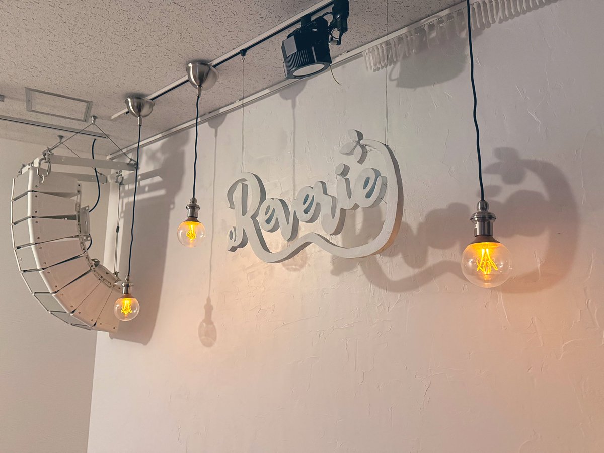 ReverieLive's tweet photo. 本日18:00～
オープンマイク開催です 🎤

初めての方も、途中参加の方も大歓迎です👌

どうぞお気軽にお越しくださいませ♩

#町田 #オープンマイク #弾き語り #オープンマイク参加者募集 #ライブハウス #町田バー #町田カフェ https://t.co/2JiubUHxY7