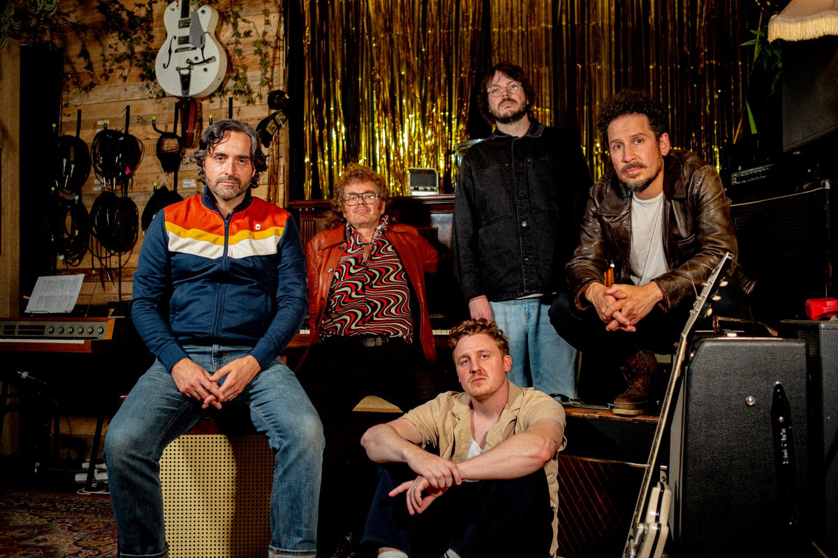 Ébano Music Box tweet media