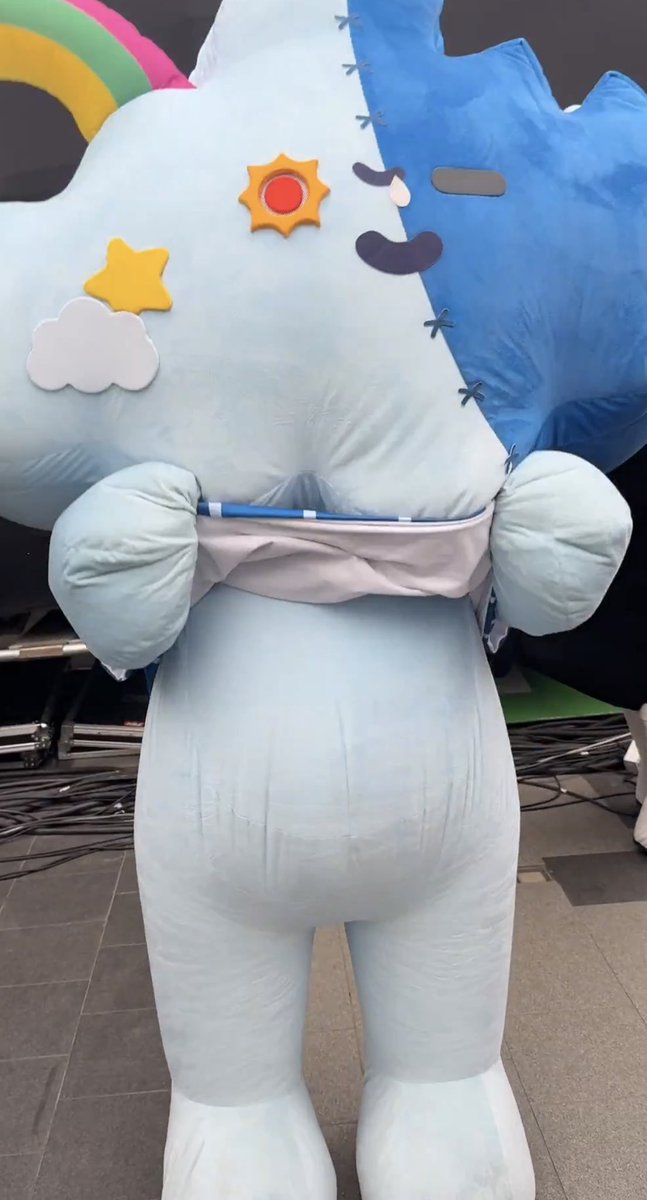 imruby_G's tweet photo. เอนี่ : ฉีเหยือง เยลโล่วววว 🦋
สไมล์ : ฉีฟ้า ฉะกาย บลูววว ☁️

อุนย่า อุนยาย มีเด็กมาโชว์พุงด้วย🥺🤲🏻

#ANY #SMYLE https://t.co/Zi5sMQ0fRO
