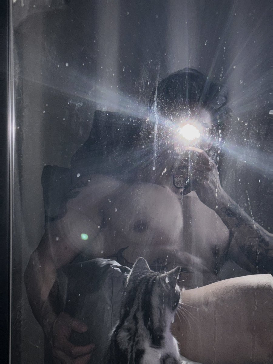 Raygussie tweet media