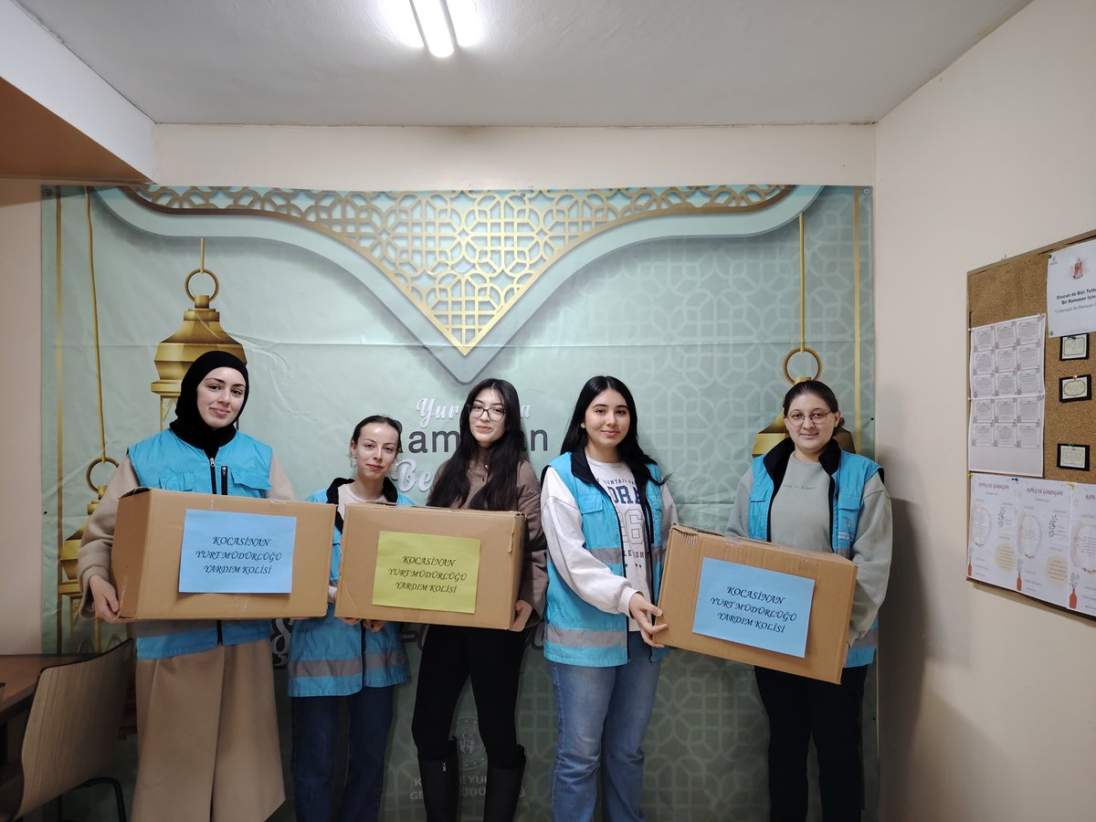 KayseriKYGM's tweet photo. 📍 Kocasinan Yurdu
Gönüllü öğrencilerimiz tarafından hazırlanan Ramazan kolileri, ihtiyaç sahibi ailelere ulaştırıldı. Paylaşmanın ve dayanışmanın en güzel örneklerinden biri yaşandı. 🌙🤝📦 https://t.co/R6Kk3xYRvZ