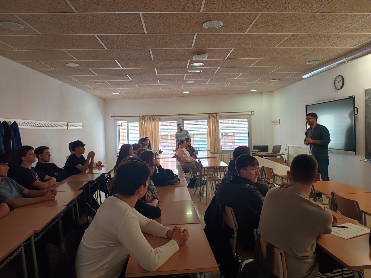 🎓 Xerrades d’estudis i professions al centre.
Com cada any, al Madina organitzam xerrades sobre estudis i sortides professionals adreçades al nostre alumnat de Batxillerat, adaptades als seus interessos i inquietuds de futur.