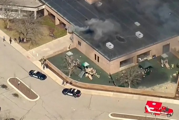 washington_EY's tweet image. Explosive-Laden Car Rams Preschool at Temple Israel in Michigan; 140 Children Evacuated 

A vehicle packed with explosives crashed into the preschool entrance at Temple Israel, where about 140 children were inside. The suspect, reportedly a U.S. citizen originally from Lebanon
