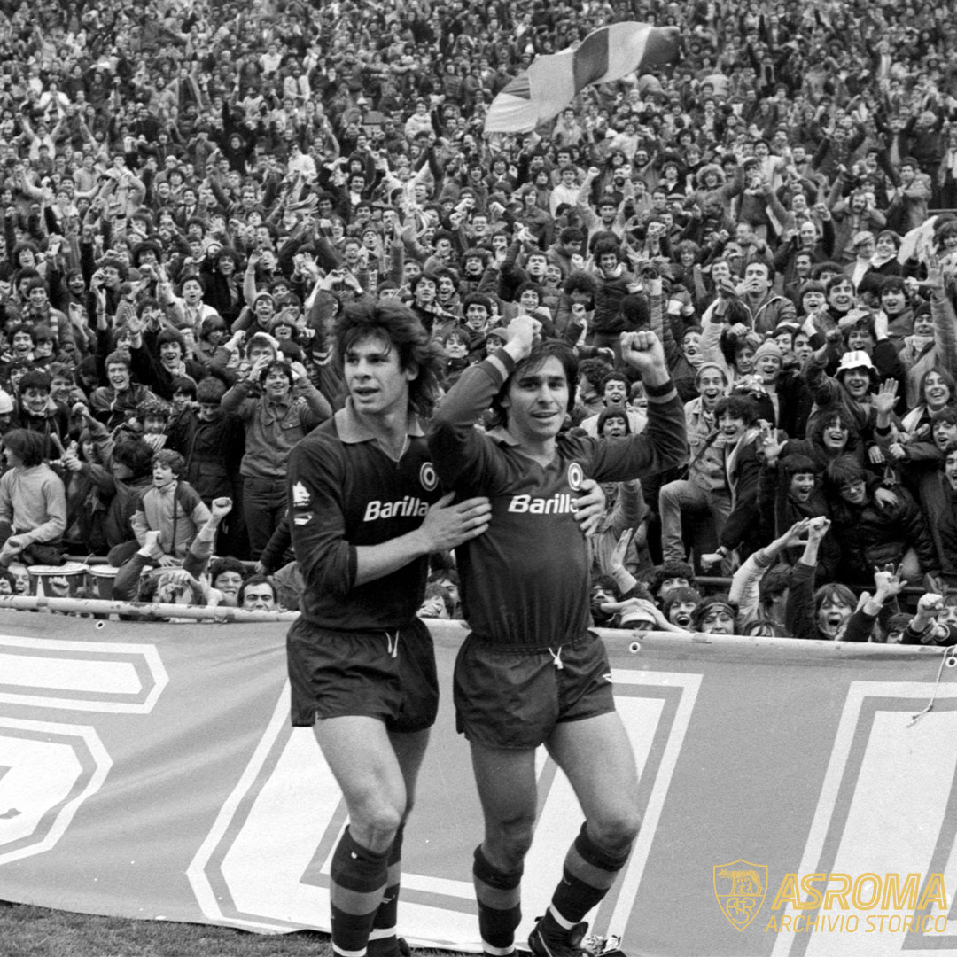 🎂 Buon compleanno a Giancarlo De Sisti, Bruno Conti e Sebino Nela! 💛❤️

📊 In tre hanno totalizzato 1078 presenze e 95 gol

Tre campioni, tre miti che hanno fatto la storia del Club 🐺

🟨 Membri della Hall of Fame 🟥

#ASRoma