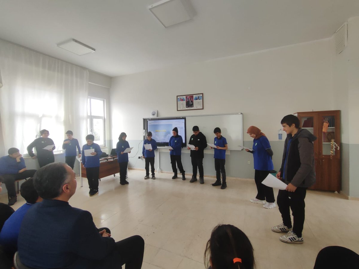 gemerekiho's tweet photo. Okulumuzda Yeşilay Haftası kapsamında Yeşilay panosu hazırlandı, bilgilendirici videolar izletildi ve farkındalık oluşturmak amacıyla program düzenlendi.
Sağlıklı yaşamın önemini vurgulayan etkinliklerle öğrencilerimiz bilinçlendirildi.
@sivasvaliligi @sivasmem @gemerekmem https://t.co/RJ0gZcerQ7
