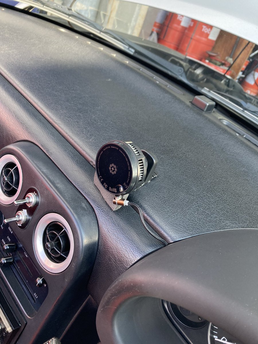 ペルチェ素子つきスマホホルダーだってｻｯ…もぉとぉこぉ〜〜