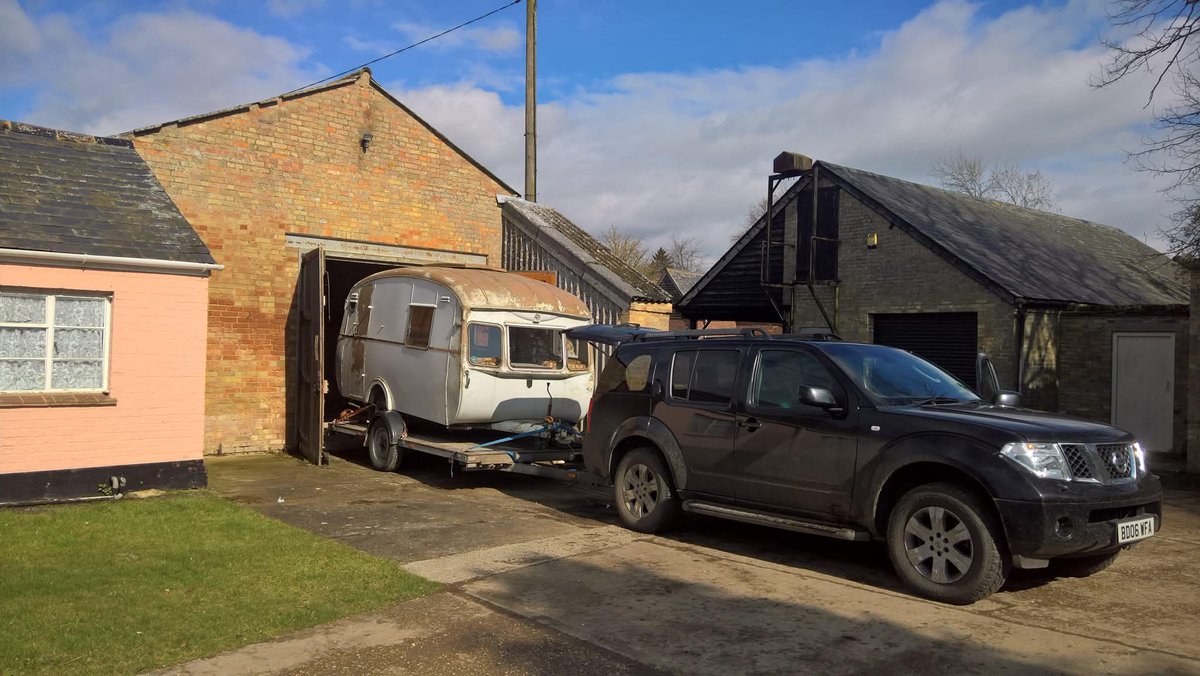 TheEnglishCarav's tweet photo. On This Day 2018.....Memories ♥️♥️♥️
#theenglishcaravancompany #vintagecaravan #vintagecaravanworkshop #caravanworkshop #thestarks #outwiththeoldinwiththenew https://t.co/vSC5vC1Uvs