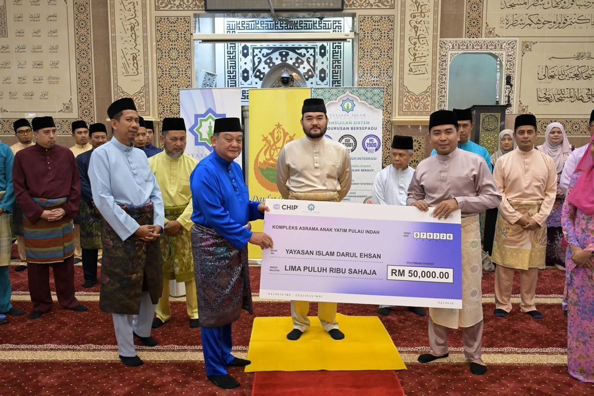 CHIP_asia's tweet photo. This Ramadan, Yayasan Islam Darul Ehsan (YIDE) distributed Aidilfitri contributions to 12,470 orphans across Selangor. CHIP is honoured to support this initiative with a RM50,000 contribution alongside fellow donors. May this season of generosity bring hope to every child. https://t.co/065dBSl27D