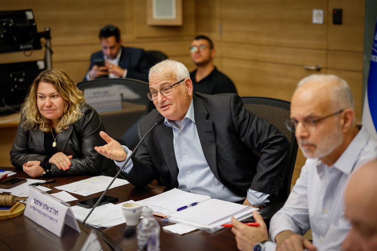 אלון שוסטר tweet media