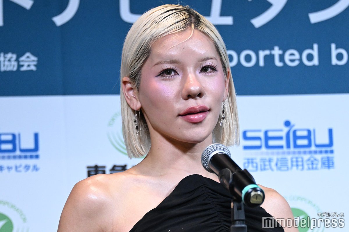 modelpress's tweet photo. 【第22回ベストデビュタント賞🏆️】

Toua(とうあ)「アーティスト部門」受賞🎤
「これからも誰かに手を差し伸べられるよう」
https://t.co/ukTcG9DME9

ベアトップドレスで美デコルテ輝く✨️

@___2toua2___ https://t.co/mCx7GFu3Lk