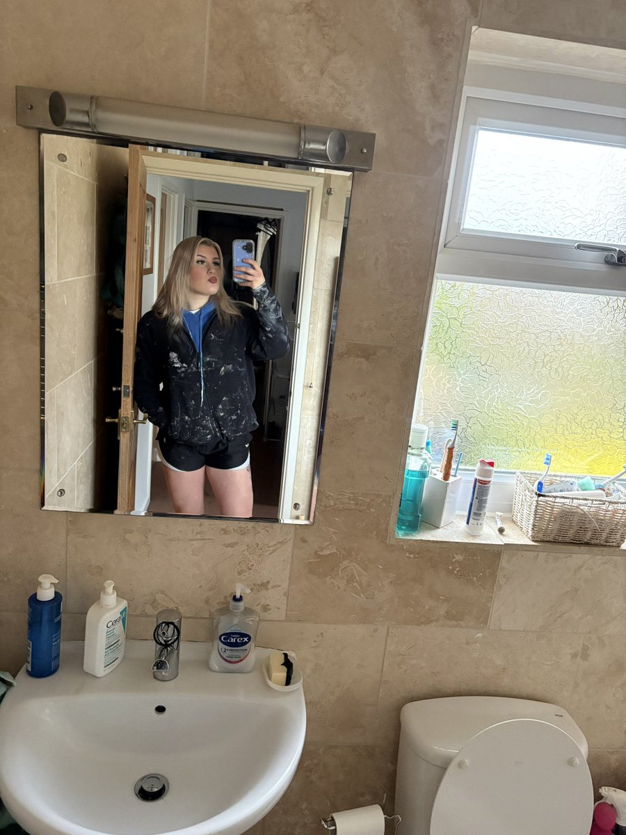 Libster06 tweet media