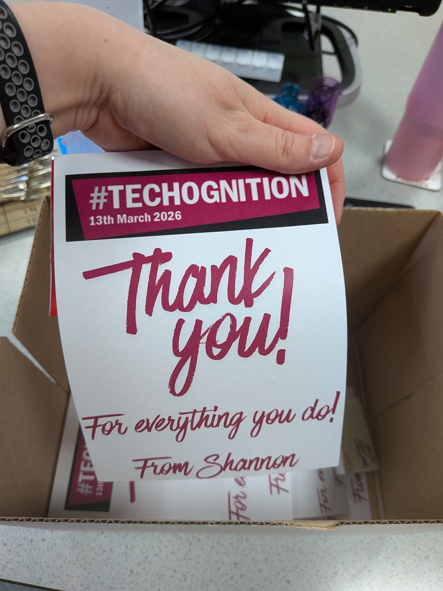 Miss Smith 👩‍🔬 tweet media