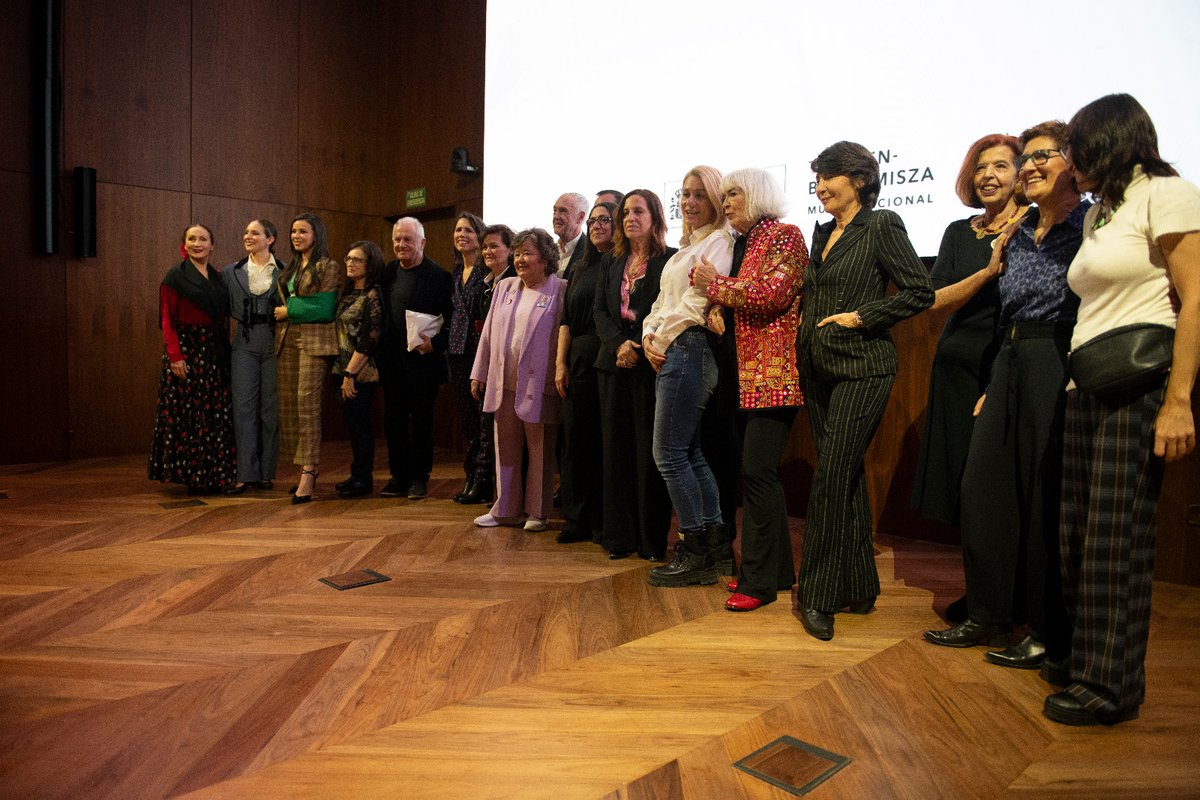 CyM_tw's tweet photo. 🏆#Premios| BLANCO NEGRO Y MAGENTA 

Revista dirigida por nuestra socia de #CyM, Concha Mayordomo (@conchamayordomo)
 
Entrega de premios celebrada en el @MuseoThyssen el pasado martes día 10 de marzo.

¡Enhorabuena! 🥳 https://t.co/iyW7c9lH7p