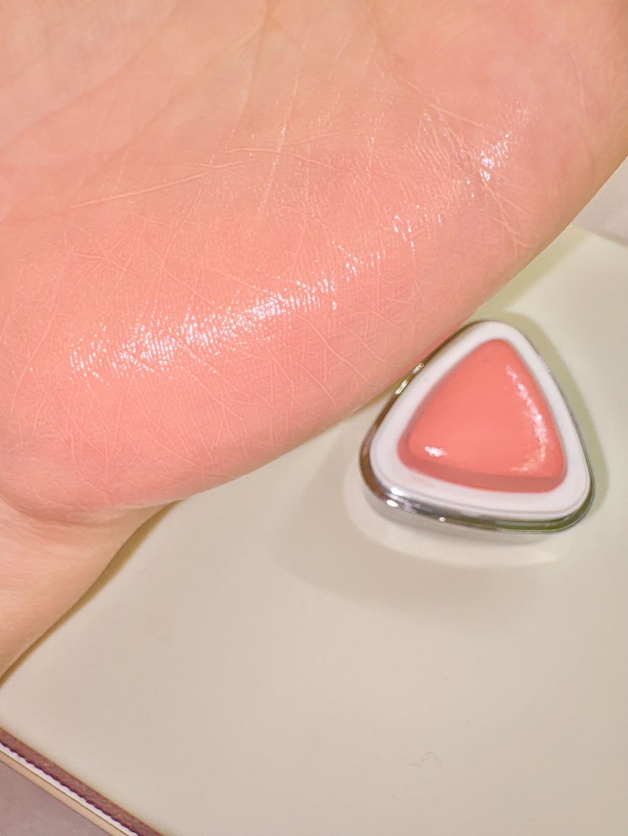 누그레이 tweet media