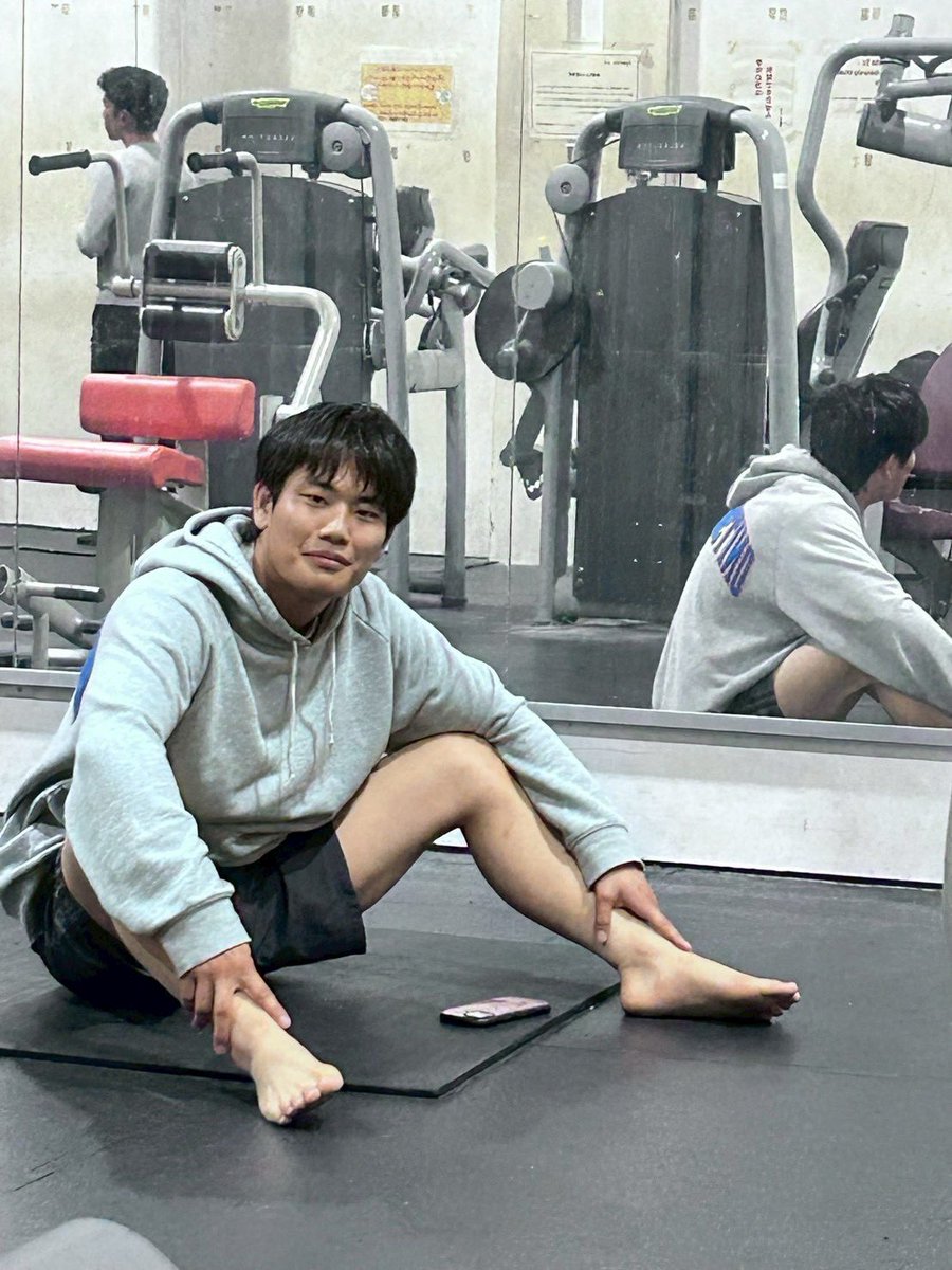kujc2024's tweet photo. 新3回生田仲慶伍
農学部応用生命学科
合宿監督、錬成係
京大柔道部のシゴデキ
初対面の人とも気さくに話すが、実はシャイ。オキニのヘッドホンをつけながら百万遍を闊歩している。
次期選手監督として今日も技術を磨いている。 https://t.co/LydMZpTZDw