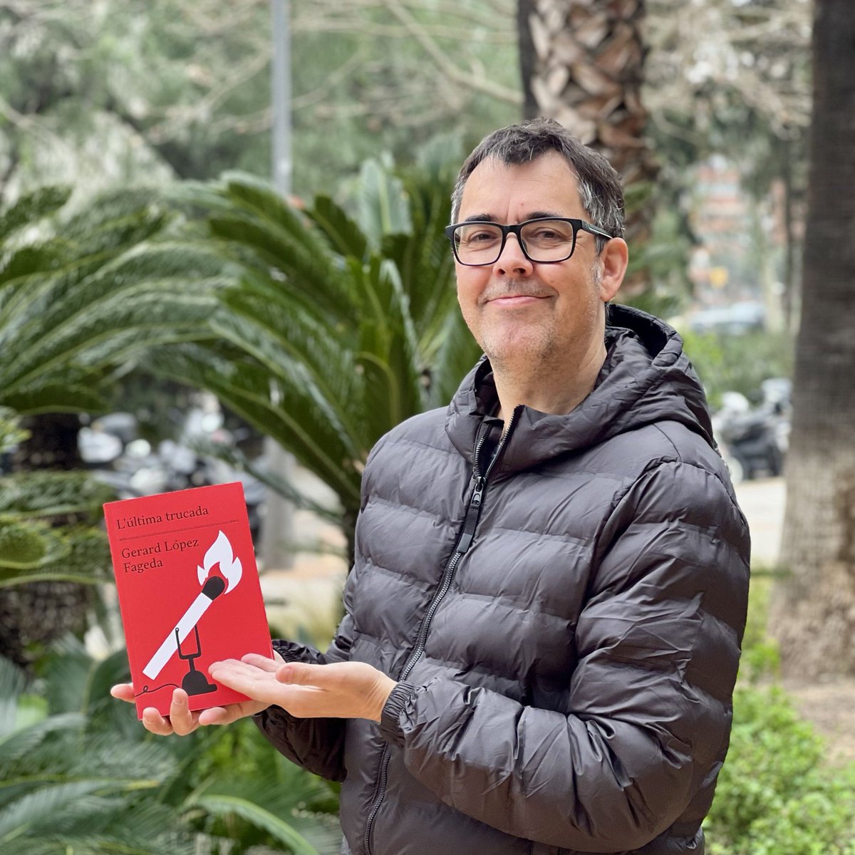 Més Llibres tweet media