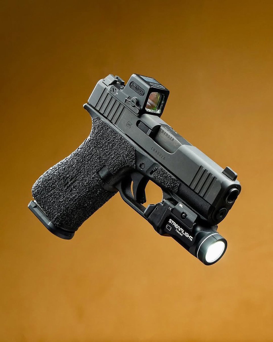 handleitgrips's tweet photo. Is the 43x the best Glock for concealed carry? https://t.co/lvI7ZcYtEa