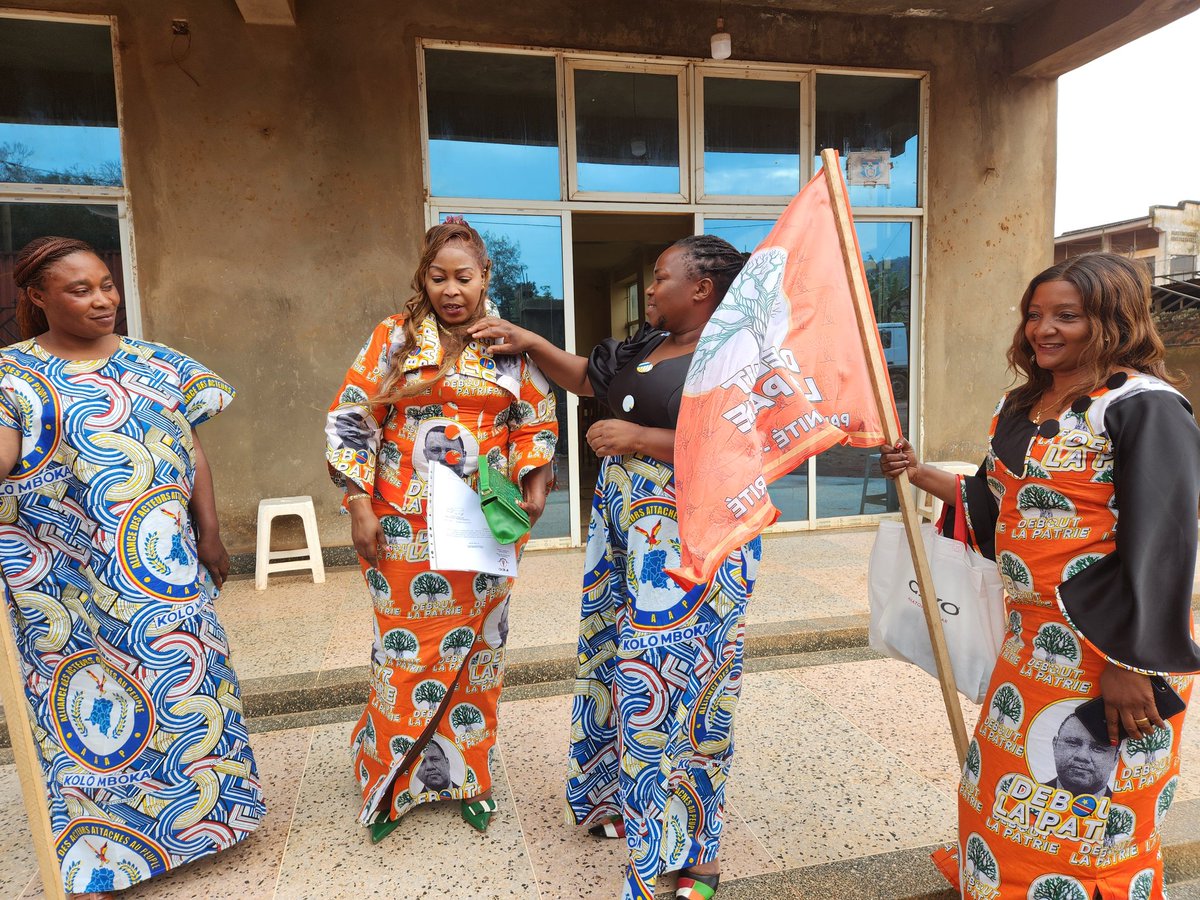 MManzeke's tweet photo. À l’occasion du mois dédié aux droits des femmes, les membres du parti politique « Debout la Patrie » de Butembo ont remis une chèvre à la (FEC) Butembo-Lubero. Selon Mdm Muyisa Esther, cadre de ce parti politique de l’Hon Mwanza Singoma,ce geste se veut un symbole fort d’amour https://t.co/2zrcD3KYLE