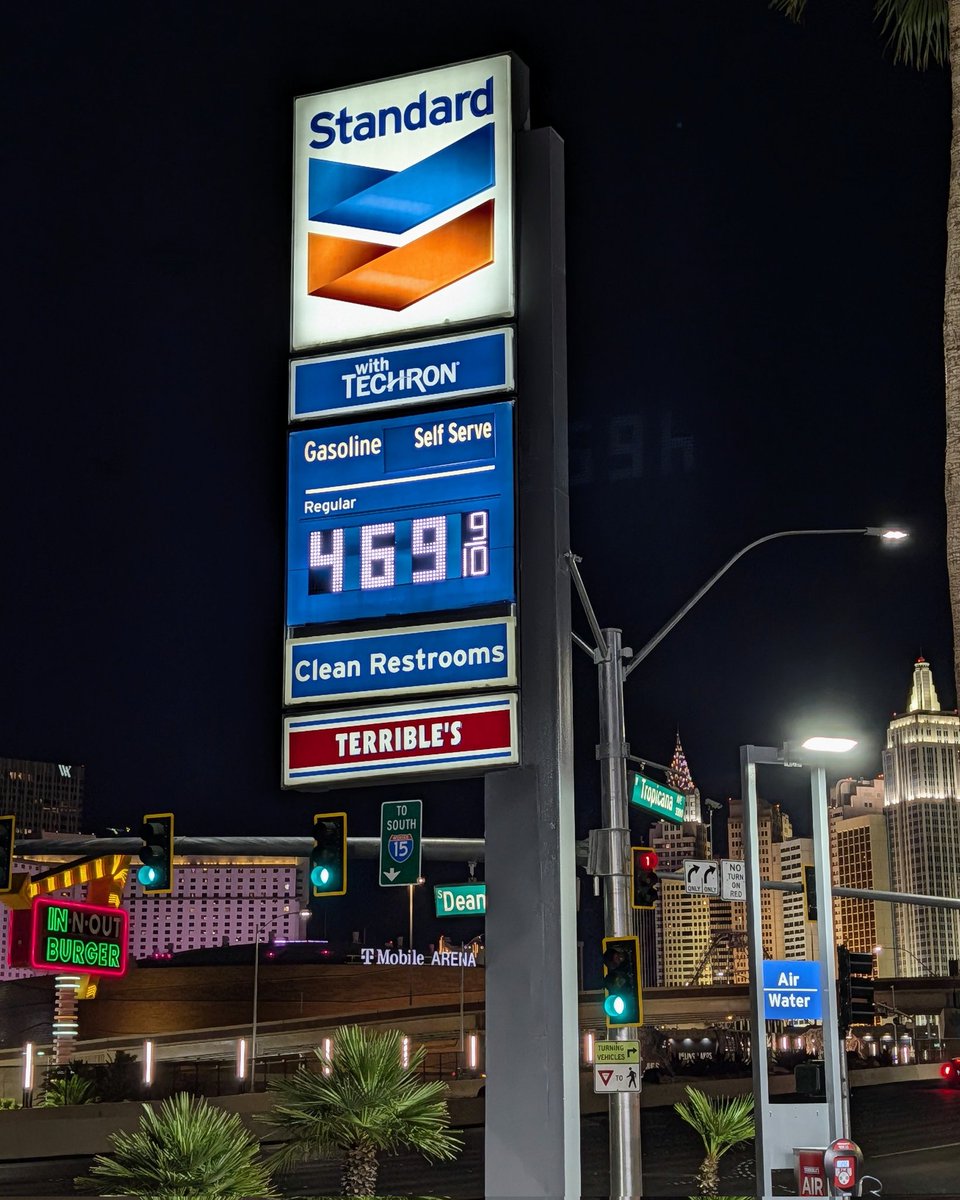 Las Vegas Locally 🌴 tweet media