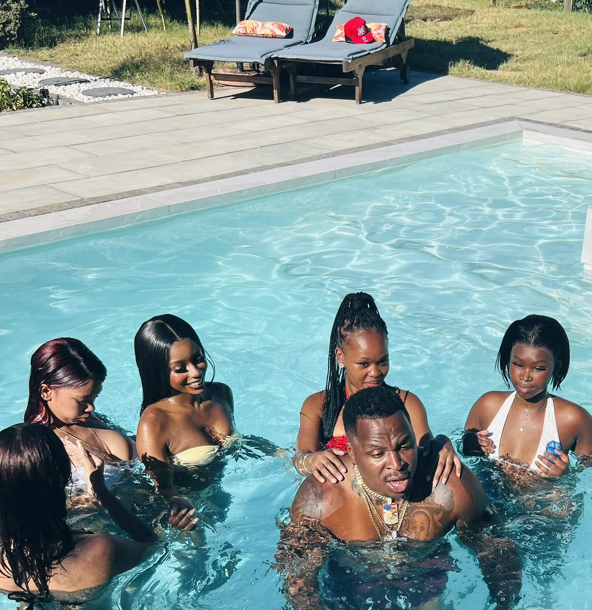 IKK_Sem_O_Sem's tweet image. Hip Hop Izisangala Mesa 😋…
#Gringo.#Get Money Clique 💰.#Sem O Sem !!