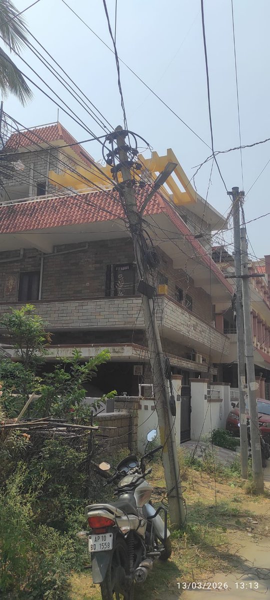 AkhilChith36626's tweet photo. @Bhairav75398007 @GHMCOnline @md_rukn @DC_Bahadurpura @CommissionrGHMC @tgspdcl @revanth_anumula Your complaint resolved. Kindly contact Fuse off call Bowenpally 8712470559 and AE/Op/Old Bowenpally 8712470386 in future for any grievance. Thank you. https://t.co/na0jGzGGtB