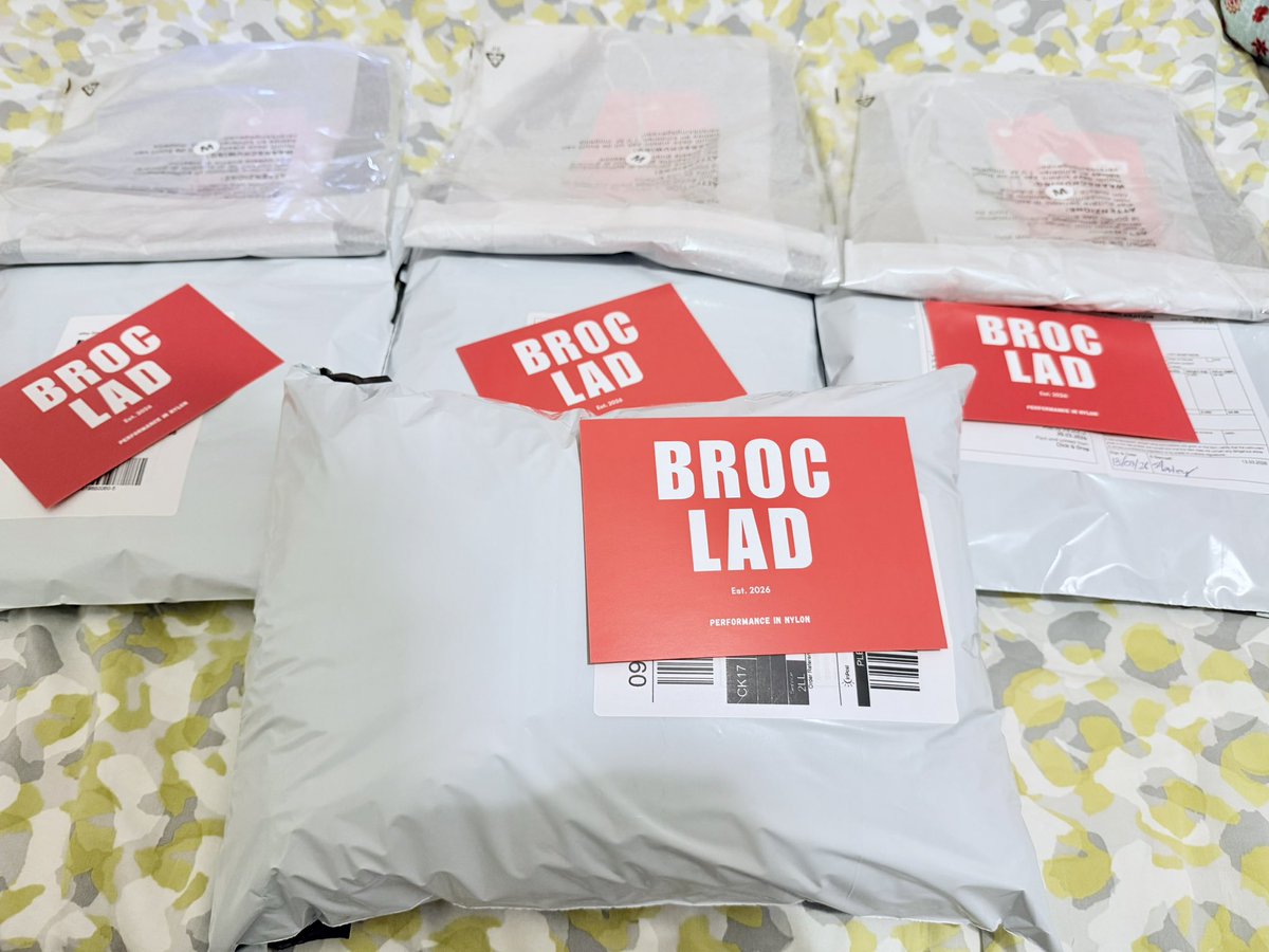 broclad_24's tweet photo. Ayo, today’s parcels are on their way to:
- USA 🇺🇸
- Yorkshire 🇬🇧
- Lincolnshire 🇬🇧
- and Canada 🇨🇦
Big thanks to everyone! Let’s keep it movin’! 📦✈️ #Broclad #NylonPants https://t.co/HebVAuQJ3P