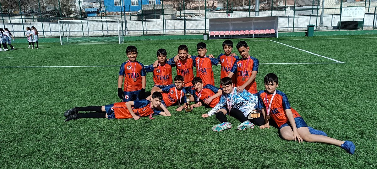 erganimem2's tweet photo. İlimiz genelinde okullar arası yapılan futbol turnuvasında Çayönü Ortaokulu turnuva sonucunda il üçüncüsü olmuştur. @Diyarbakirmem @erganikaymakam @sadoglu_salih @atabeyahmt https://t.co/ydW1aY7gMM