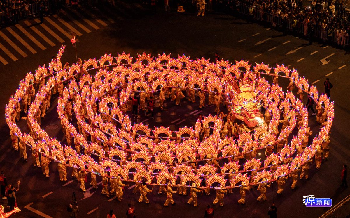 DGAfrica_MFA's tweet image. In Southern Zhejiang Province people celebrate the #LanternFestival, which indicates the end of #ChineseSpringFestival season, with #DragonDances.  Glad to share a clip of the 2026 Lishui Auspicious Dragons Dance which took place last week. Credit: Cheng Changfu