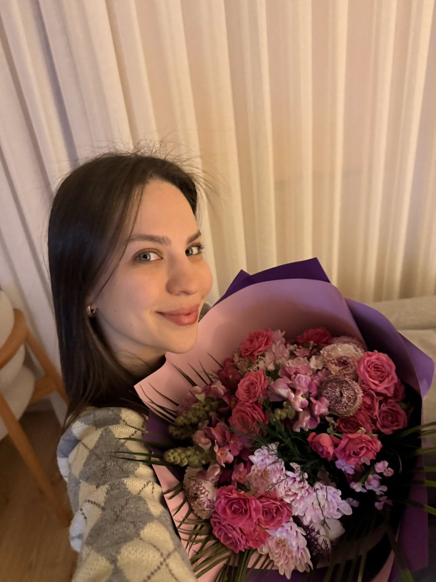 Senem🌸 tweet media