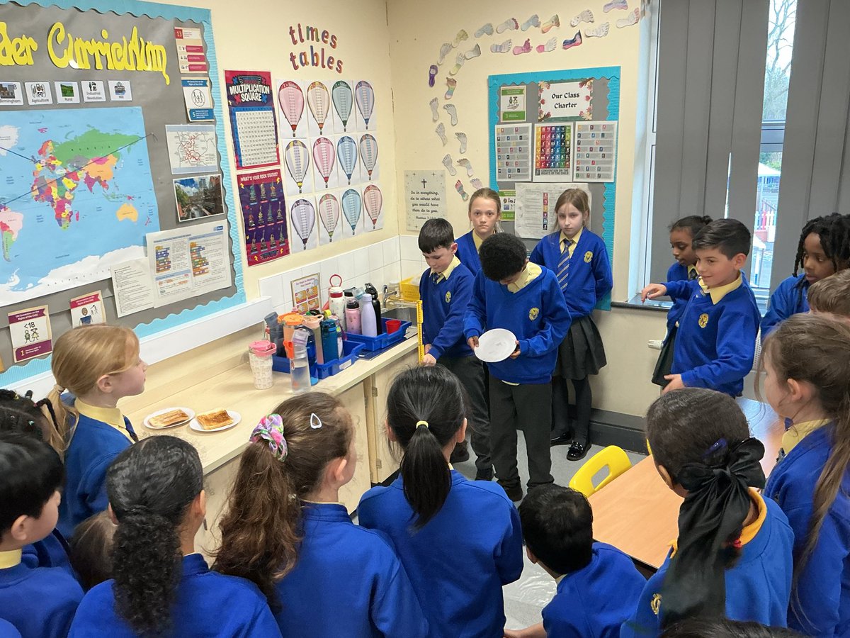 StMaryB17's tweet image. #Y4 Science week. Does toast always land butter side down…?

#science #experiment