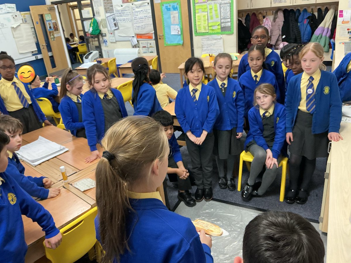 StMaryB17's tweet image. #Y4 Science week. Does toast always land butter side down…?

#science #experiment