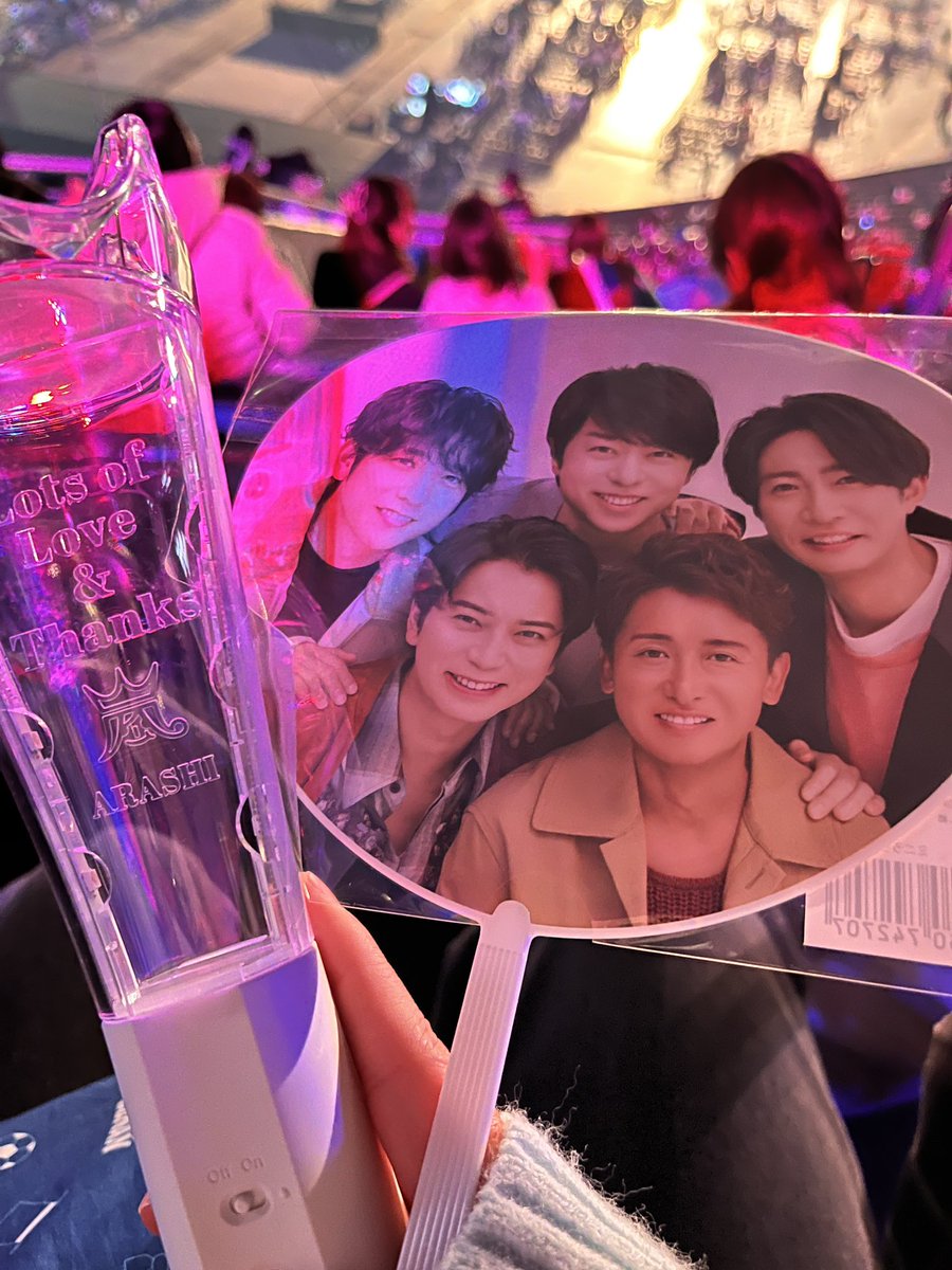 Jae_hee13's tweet photo. 무사히 착석 완료했구요,,, 너무 ��립니다,,, 벌써 눈물남 https://t.co/xrI6dV4fJU