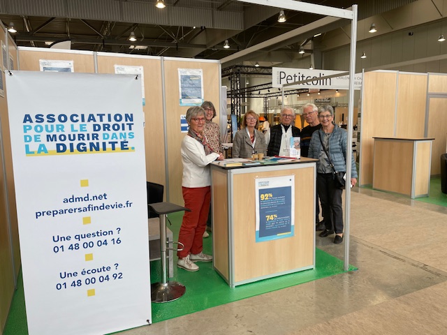 admd51's tweet photo. 📷 "L'ADMD 51 était présente, durant 4 jours, au Campus #seniors de Châlons-en-Champagne.
Soutien massif au combat mené par l'@ADMDFrance depuis si longtemps, et impatience de voir l'aide active à mourir légalisée"
Francis Sellier, délégué de l'ADMD pour la #Marne
#Findevie https://t.co/kUGJA6HHmr