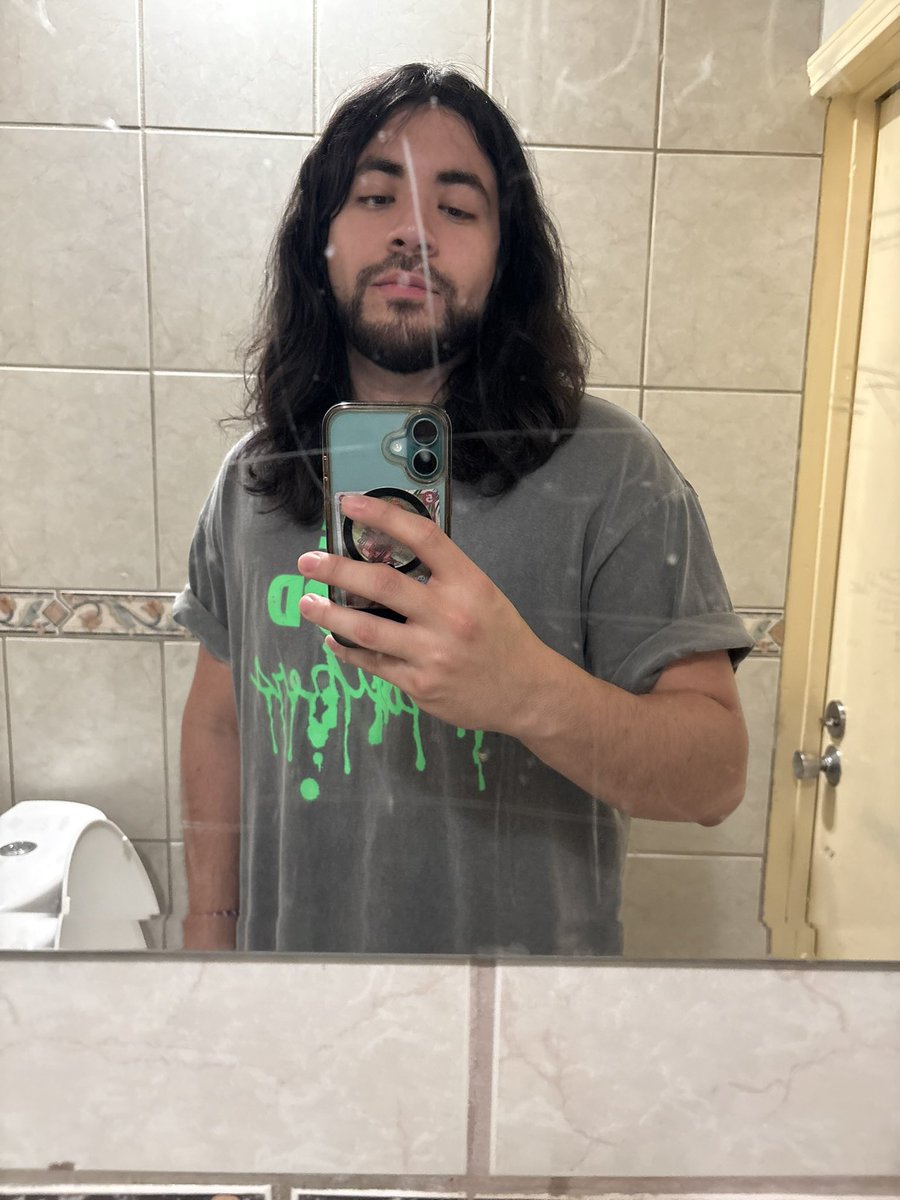 you’re projecting tweet media