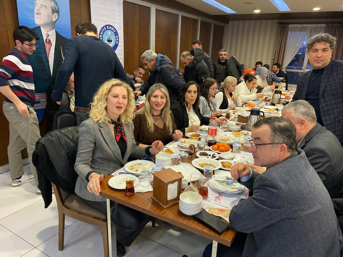 turkegitimsen's tweet photo. TÜRK EĞİTİM-SEN YETKİLİ OLMALIDIR!
https://t.co/aVN6sxGNRO https://t.co/Dnyo0eYOxS