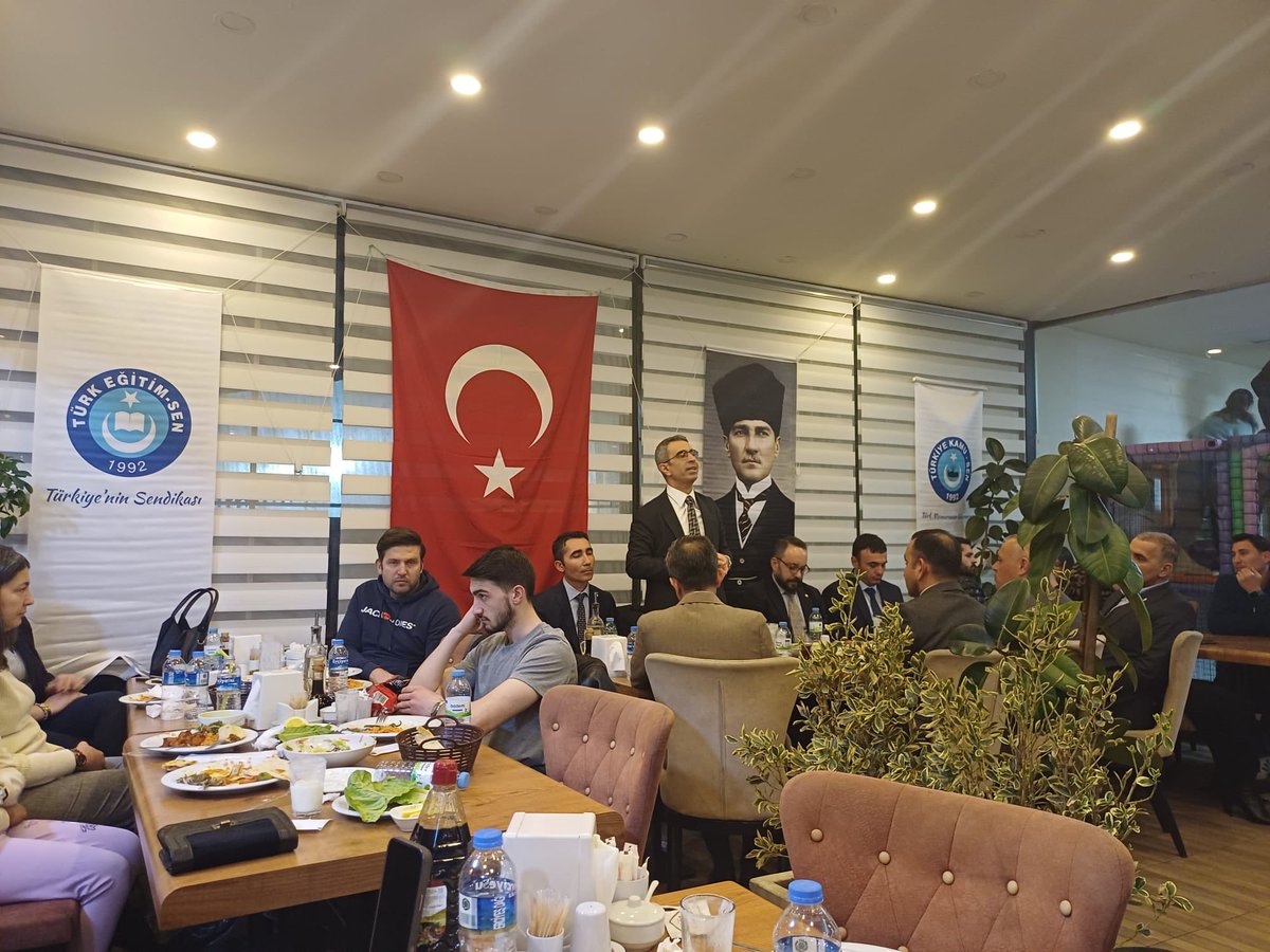 turkegitimsen's tweet photo. TÜRK EĞİTİM-SEN YETKİLİ OLMALIDIR!
https://t.co/aVN6sxGNRO https://t.co/Dnyo0eYOxS