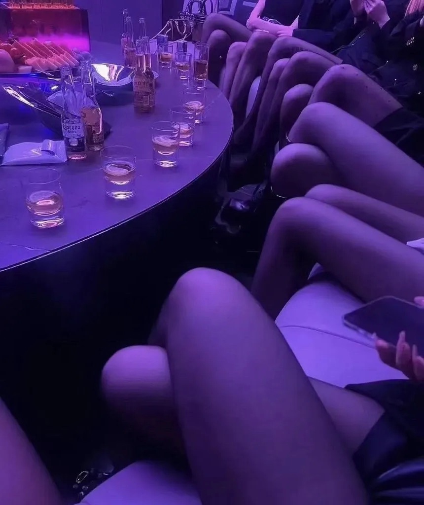 ATan_🥥 tweet media