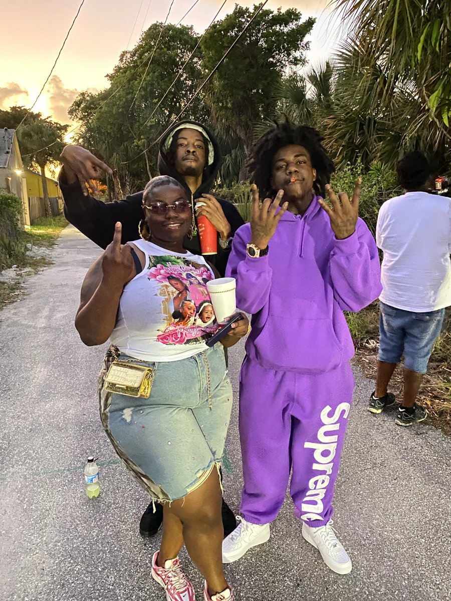 Kool_107th's tweet photo. LLJESS 🫟💜🤞🏾 https://t.co/1OF7Z4oUnh