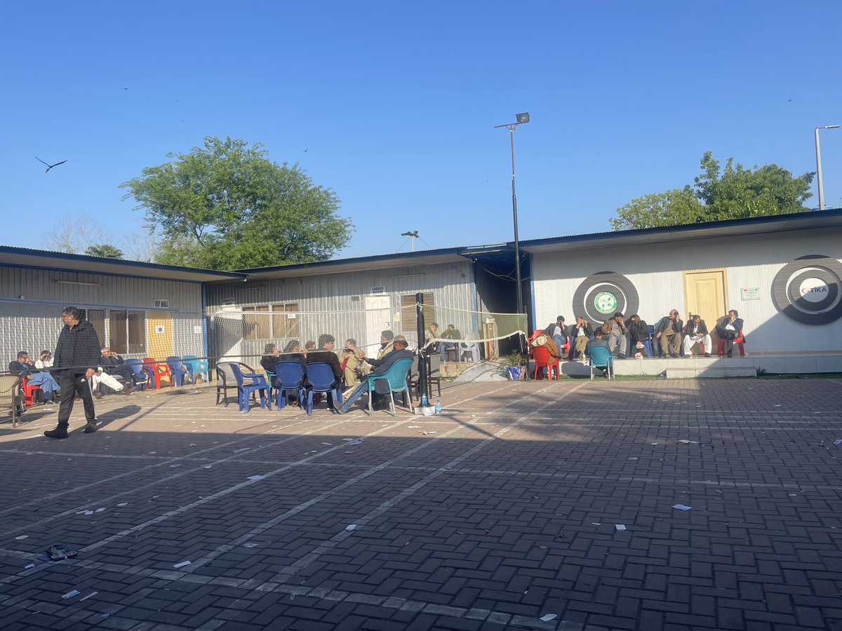 Azam Khan tweet media