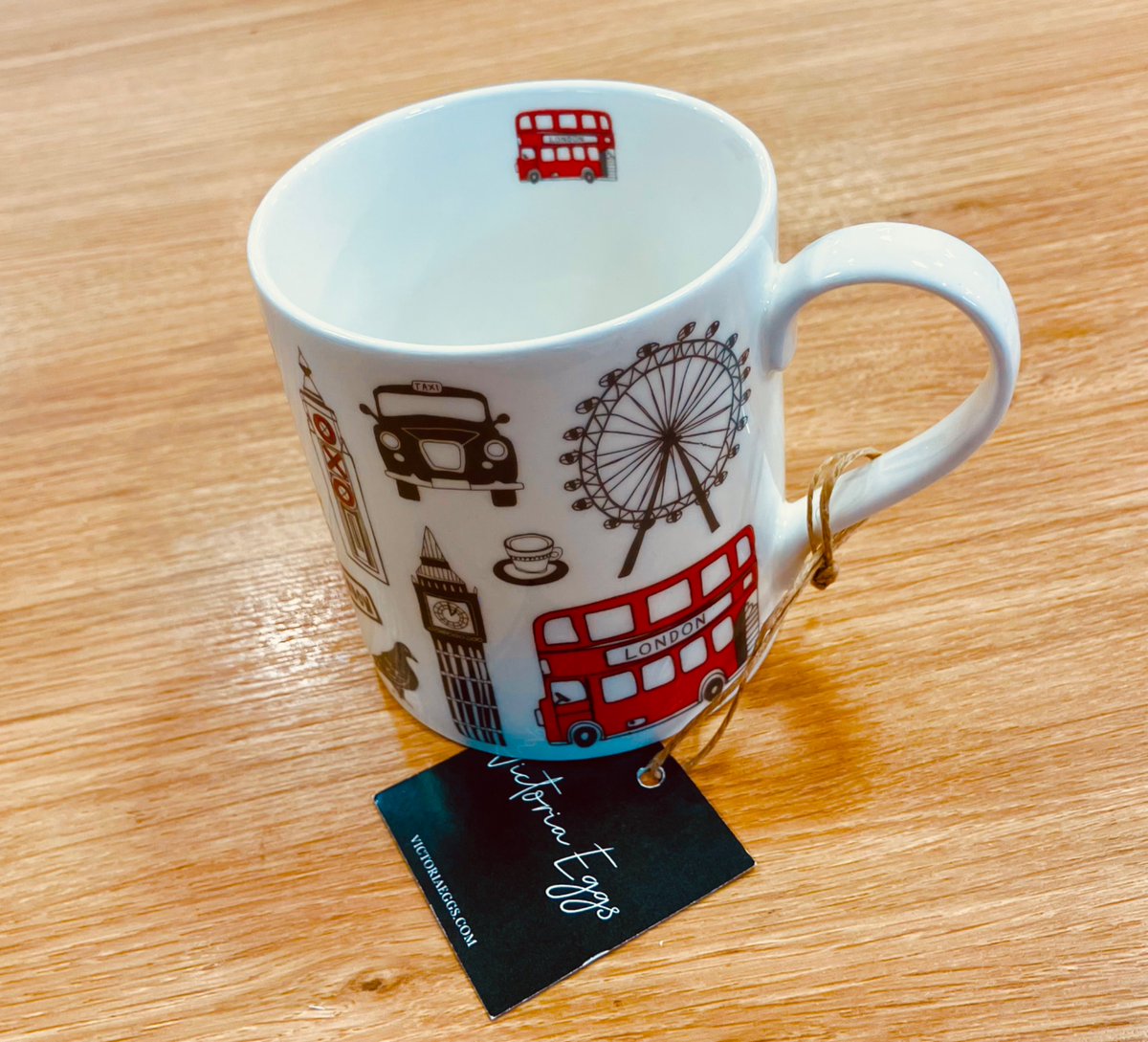 🇬🇧英国雑貨店】より商品のご紹介〜！✨✨✨ イギリスの名物が描かれ