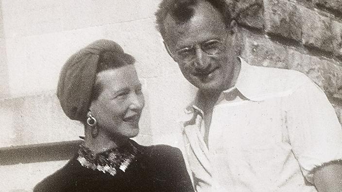 Scriverti è come baciarti.
È qualcosa di fisico. 
Simone De Beauvoir a Nelson Algren

#CarteggiDAutore